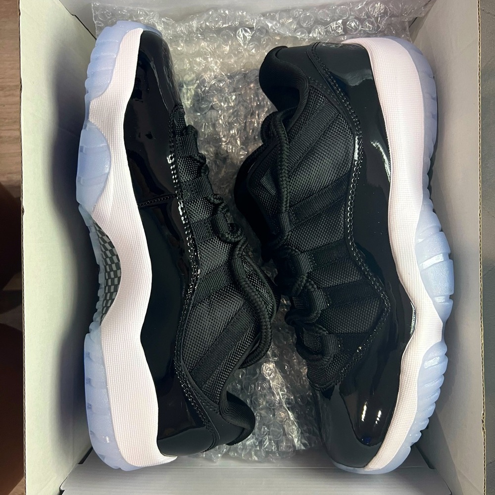 Air Jordan 11 Retro Low ‘Space Jam’ 💧